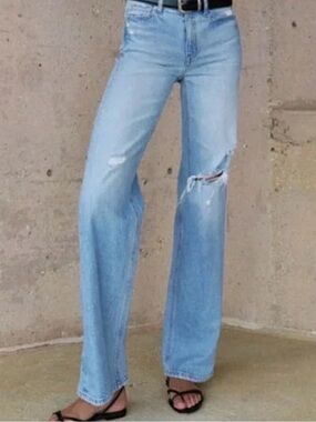 AYR Light Wash Straight Leg Jeans with Knee Rip